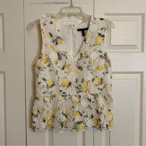 White House Black Market Women’s Sleeveless Top Lemons size 8    M1